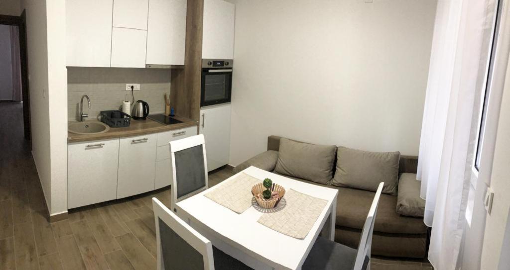 Apartmani Cupara Tivat Eksteriør bilde